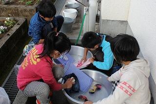 洗濯板での洗濯