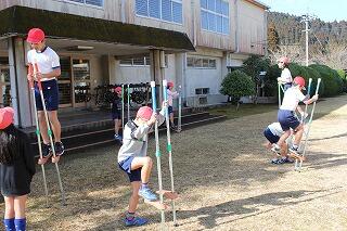 竹馬の練習