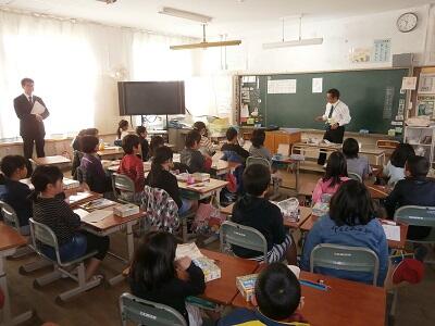 ３年生理科の授業の様子です。