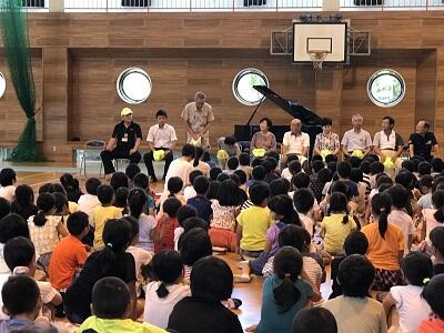 お一人ずつ紹介している様子です。