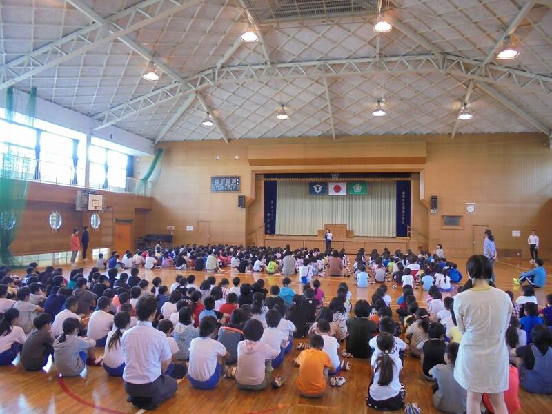 全校朝会５月の様子