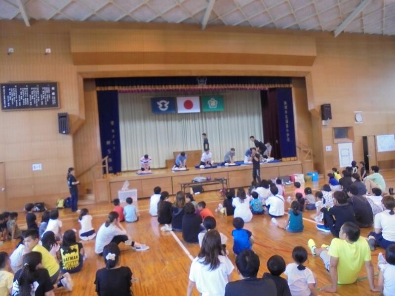 心肺蘇生法の様子