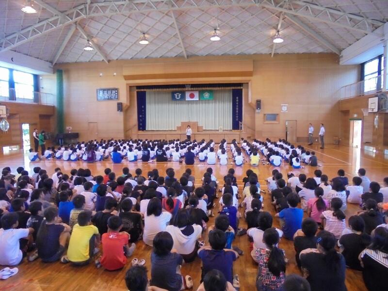 全校朝会の様子