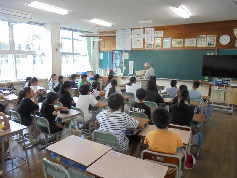 ６年読み聞かせの様子