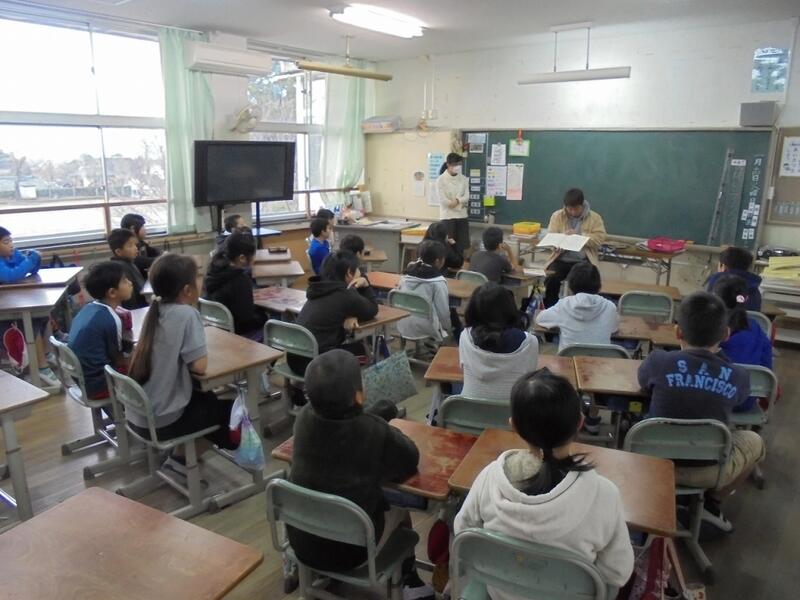 読み聞かせの様子（４～６年生）