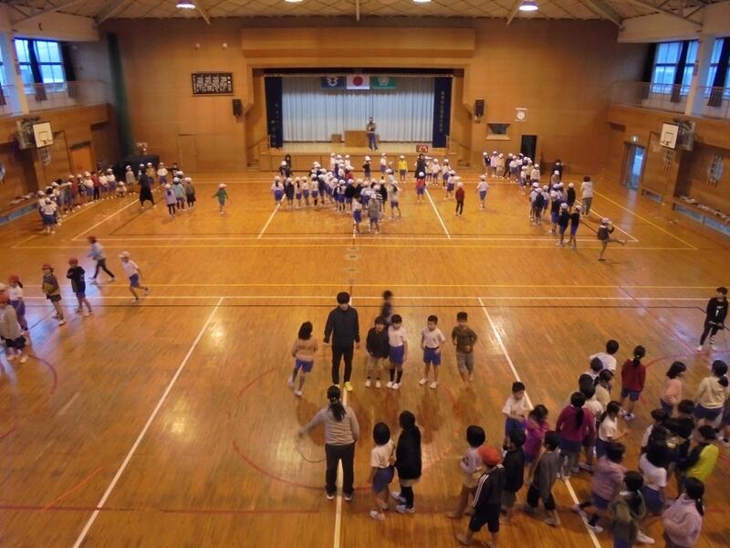 なわとび練習の様子（１・２年）