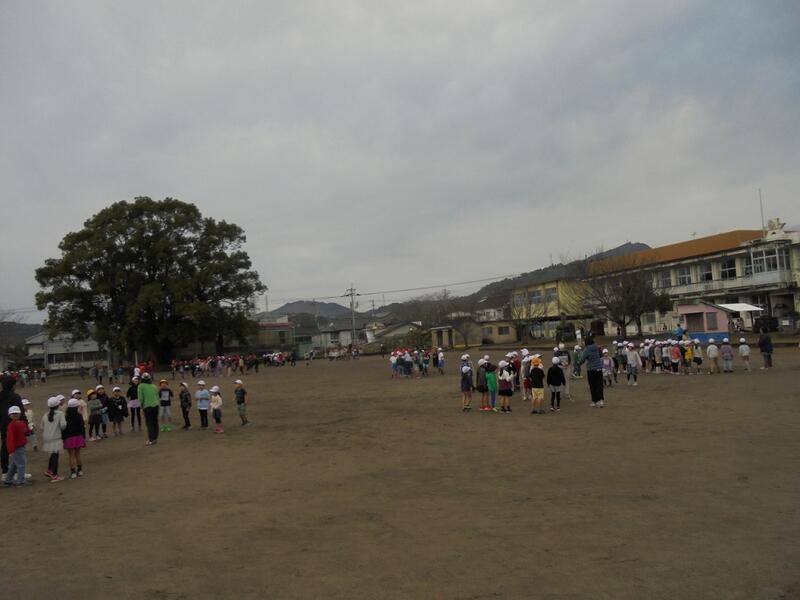 なわとび練習の様子（全校）