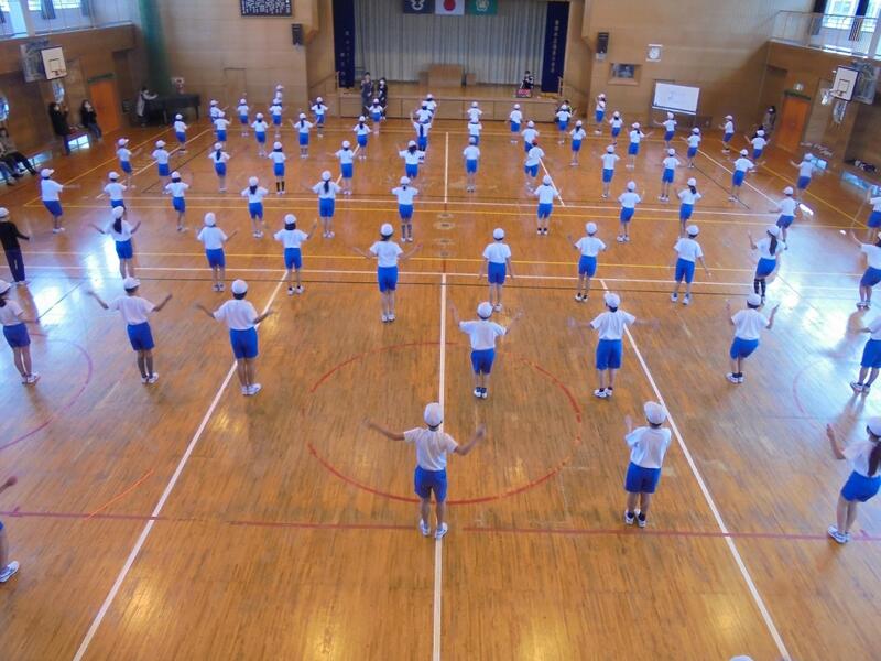 短縄大会の様子（４年生）