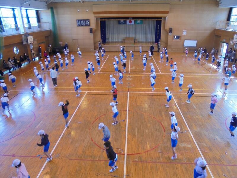 短縄大会の様子（１年生）