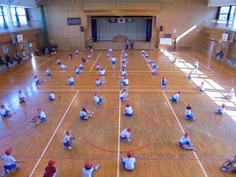 短縄大会の様子（３年生）