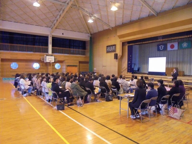 新入学児童保護者説明会の様子