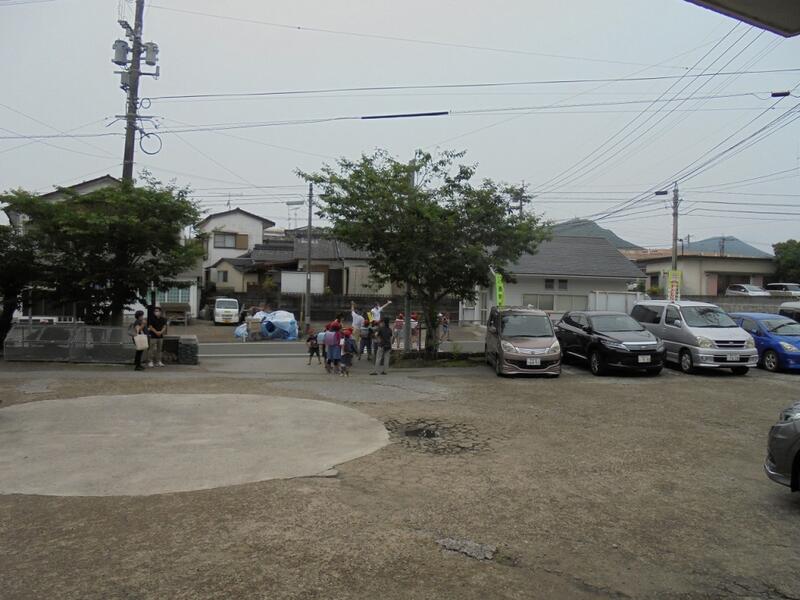 集団下校の様子