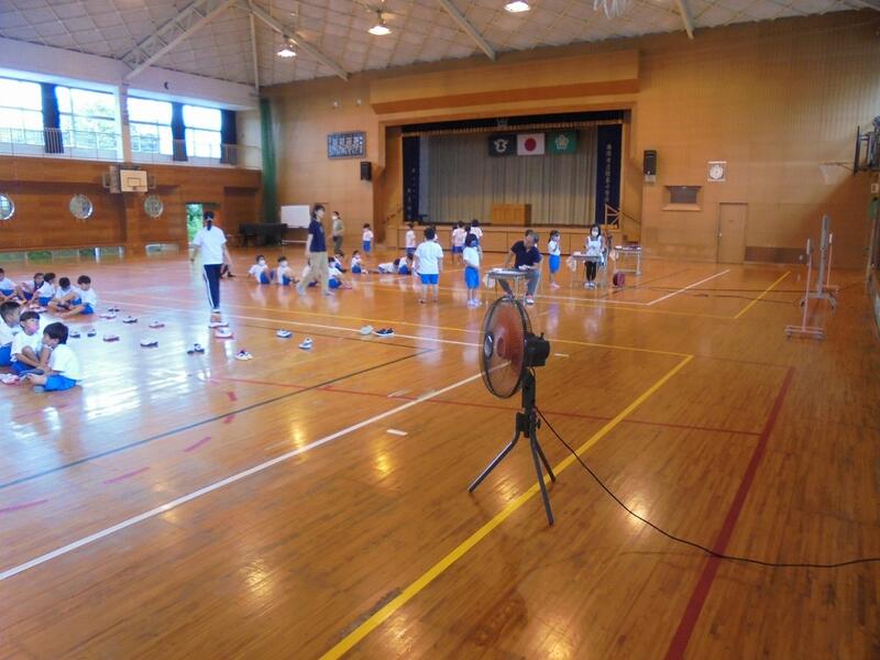 身体視力検査の様子