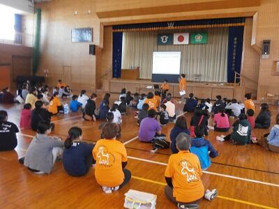 ５年生の認知症についての学習の様子です。