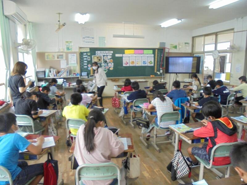 栄養教諭の授業の様子（５年生）