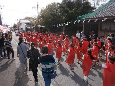 ３年生のよさこい串間音頭です。