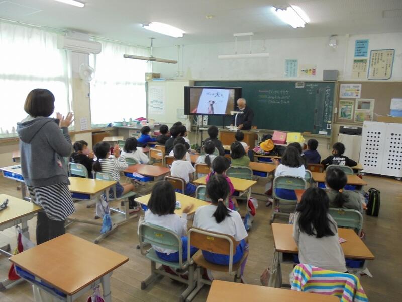 読み聞かせ１年の様子２