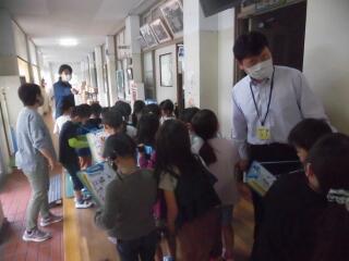 校長室には絵があるー