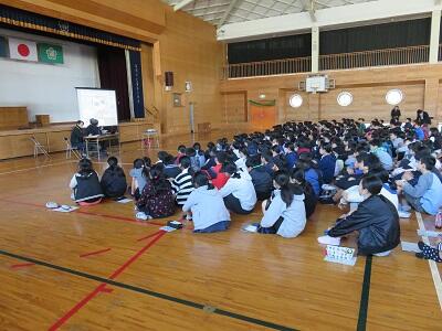 メディアについての学習の様子です。