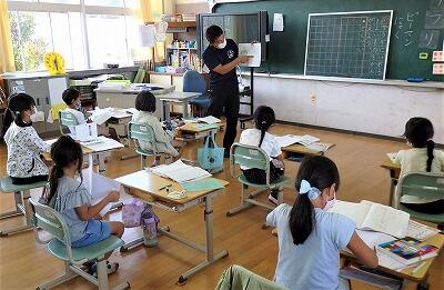 先生は、何を説明しているのかな