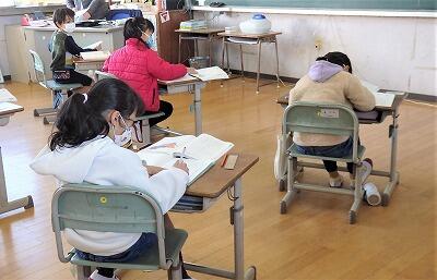 し～ンとしていました