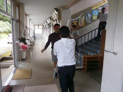 真剣にどうすればよいかを考えて対応している様子です。 真剣にどうすればよいかを考えて対応している様子です。