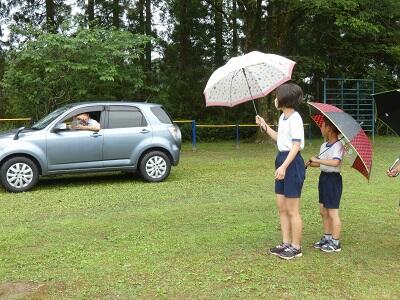 声かけへの対応をしているところです。 声かけへの対応をしているところです。