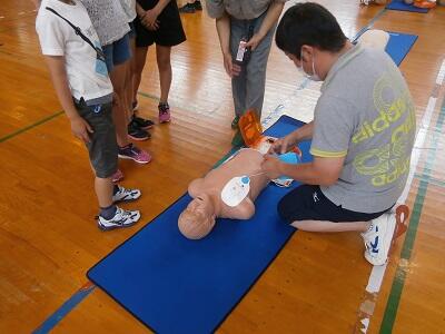 AEDを使う練習です。 AEDを使う練習です。