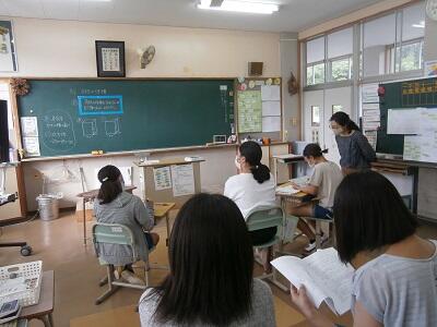 6年生の参観授業の様子です。 6年生の参観授業の様子です。