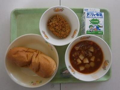 トマト煮の根菜はよくかんで食べました！