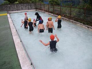 プール開きの様子