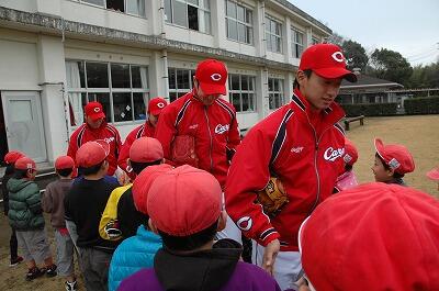 選手入場のようす 選手入場のようす