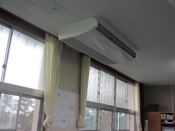 エアコン設置中