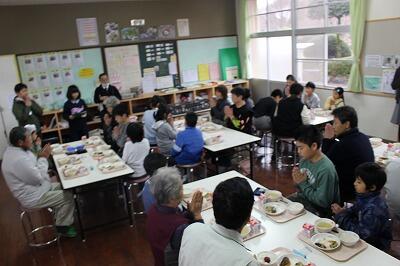 給食