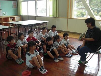 読み聞かせ保護者01 読み聞かせ保護者01