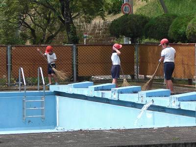 プール清掃01 プール清掃01