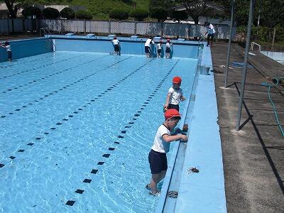 プールそうじ01 プールそうじ01