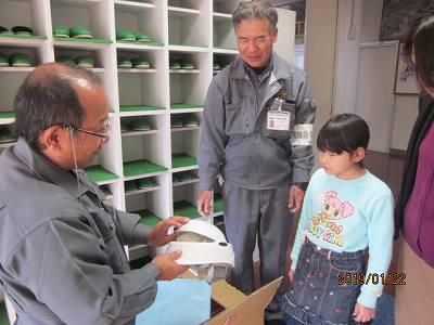 ヘルメット寄贈01 ヘルメット寄贈01