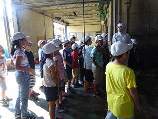 ヤマエ工場見学の様子