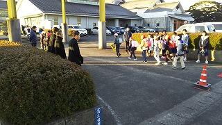 あいさつ運動の様子