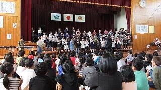 ４年生の音楽発表の様子