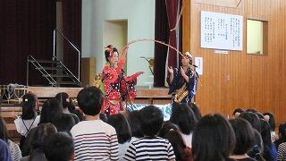 南京玉すだれの様子