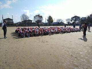 開会行事の様子　１・３・５年