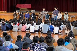 読み聞かせの様子