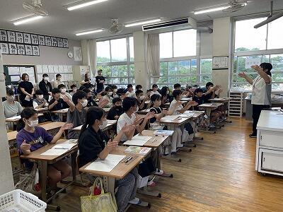 先生のお話をよく聞いて