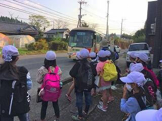 やったー！バスが来たー！