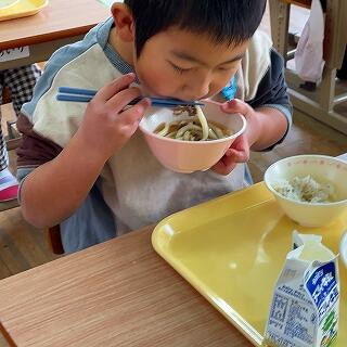 ぜいたくなうどんだなぁ