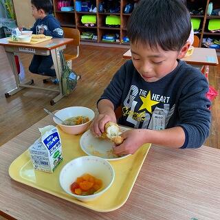 うーん、どうやって食べよう…