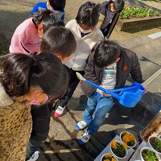 コンクリートを流れる水も気になります