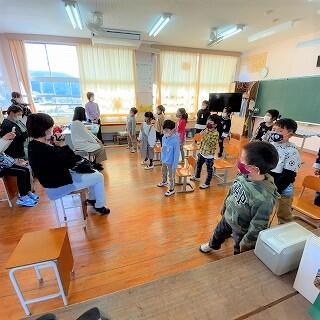 みんなで呼びかけをしました